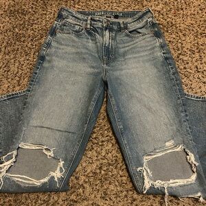 American Eagle Outfitters Women's Light Blue Ripped Mom Jeans